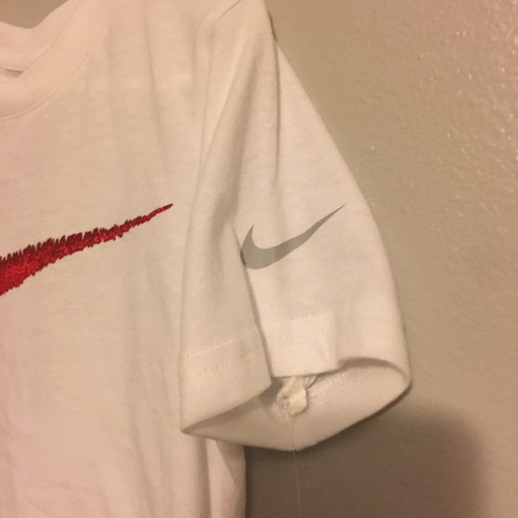 Nike white boys shirt NWT - Picture 2 of 3